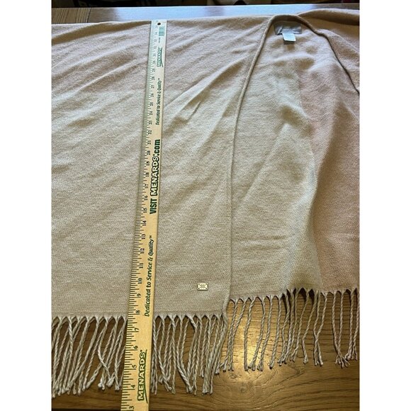 Soia & Kyo Fringe Blanket Wrap Shawl Poncho Cream Pink One Size Classic Modern - Picture 3 of 7